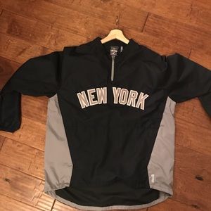 Men’s New York Yankees half zip pullover